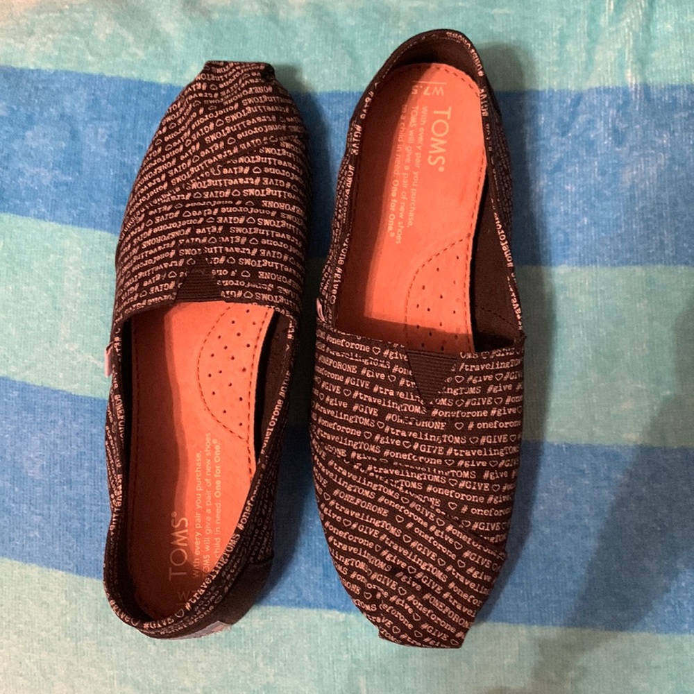 New Toms size 7.5  Limited Edition no longer available